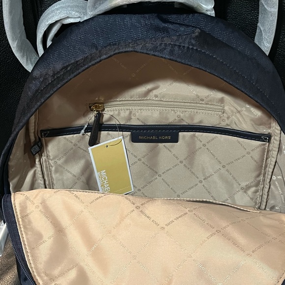 Michael Kors Morgan Backpack Blue NWT - Picture 5 of 7